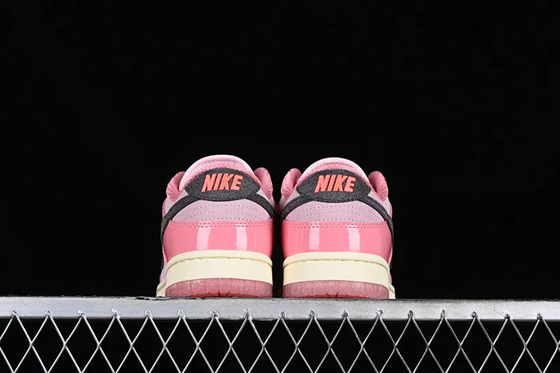 All categories Nk SB Dunk series Nk SB Dunk Low low-top sneakers M version pure original Nk Dunk Low "Barbie" Barbie SB low-top sports and leisure sneakers FN8927-621